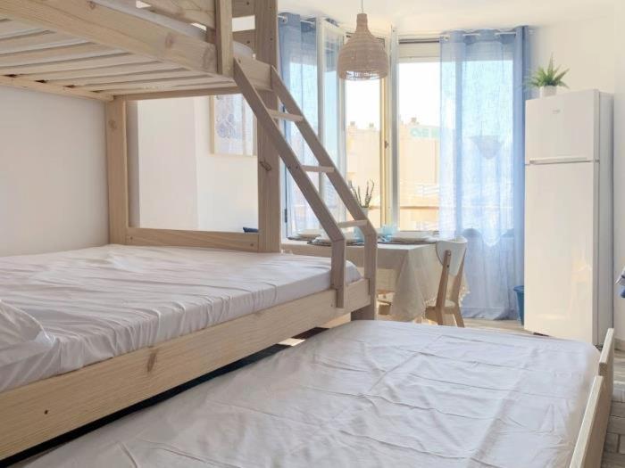 Apartbeach La Brisa Y Frente Playa La Pineda Exterior photo